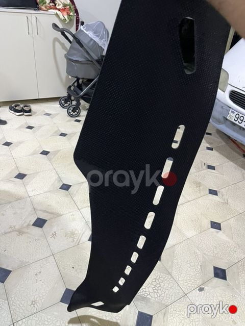 Avtomobil üçün tablos (torpedo) üstü qoruyucu örtük - Rəng: qara — Gəncə