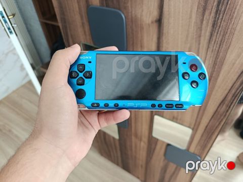 Sony PSP-3001 əl oyun konsolu,sadəcə ekran xarabdır, ana plata işlək — Bakı