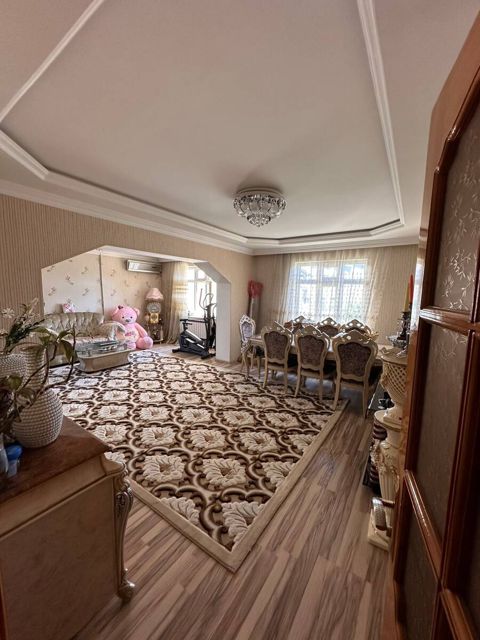Satılır 5 otaqlı köhnə tikili 120 m² — Bakı