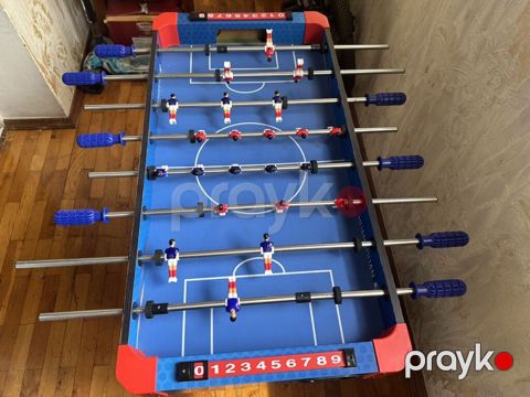 Stolüstü futbol (foosball) masası ideaı qalib 8 cubuqludur