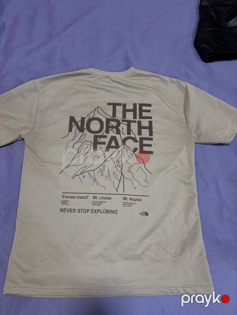 The North Face qısaqollu T‑shirt - Rəng: açıq bej/boz ton - Ön tərəf — Bakı