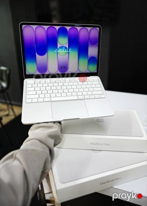 Apple Macbook Neo 13 inch 8/256 GB Silver — Bakı