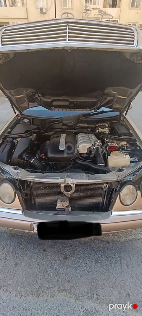 Mercedes-Benz 220: 2.2 l 2000 il Sedan — Bakı