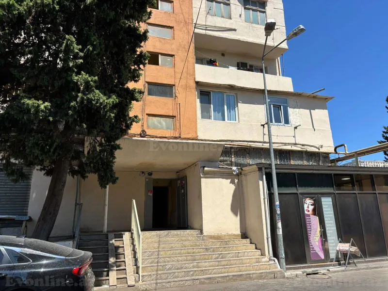 Satılır 2 otaqlı Mənzil Köhnə tikili 35 m² Bakı, Binəqədi r., Azadlıq prospekti m., 8-ci mikrorayon — Mənzil, Bakı (2)