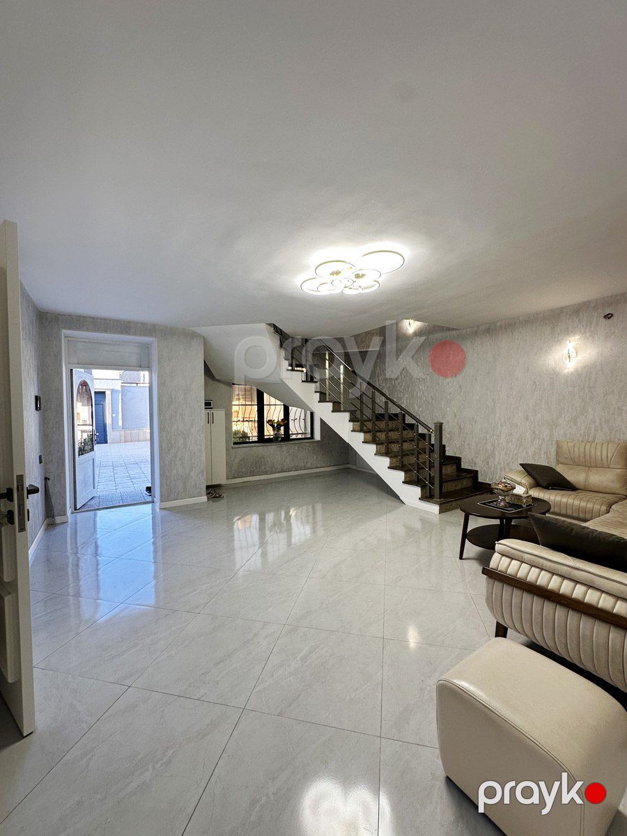 Satılır 6 otaqlı həyət evi/bağ evi 300 m² — Ev, villa, Bakı (11)
