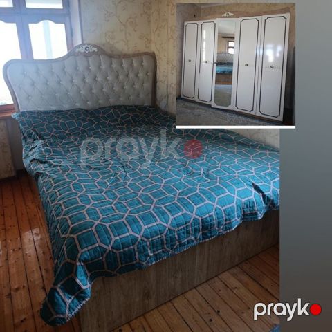 Yataq dəsti satılır 360₼. termo yoxdur. Matrası və bazası var.Ünvan — Bakı