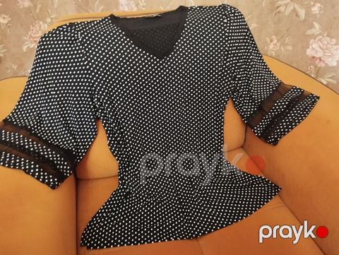 Qara-ağ xallı bluz-40 azn ólçù -XL - Rəng və naxış: Qara fonda xırda — Bakı