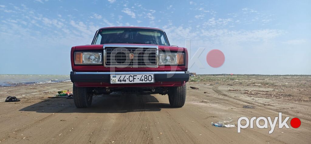 Klassik VAZ 2107 axtaranlar üçün retro üslubda, orijinal görünüşlü — Avtomobillər, Salyan (3)