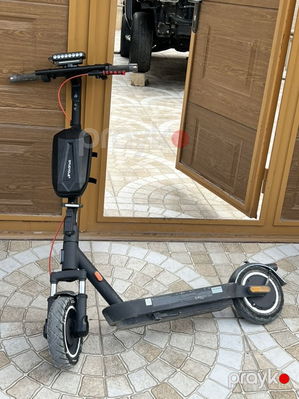 İşlənmiş Elektrik samokat 8", 501 - 750 Vt, 16 - 25 km/s, Ünvandan götürmə, Ödənişli çatdırılma — Skuterlər, Mehdiabad (5)