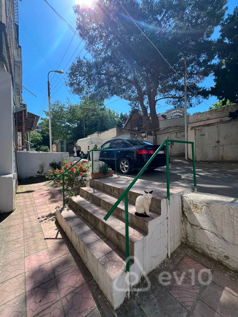 4 otaqlı mənzil, 100 m², İzzet Nebıyev küç. — kirayə — Mənzil, Bakı (11)