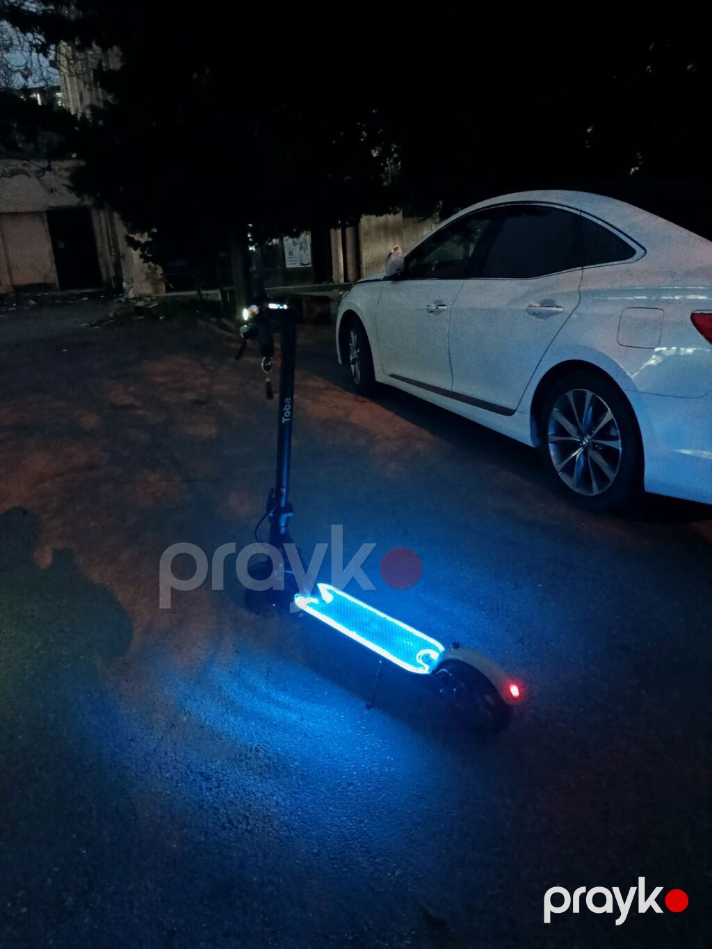 Elektikli skuter satılır,üstündə çanta və telefon tutacağı hədiyyə — Skuterlər, Bakı (3)