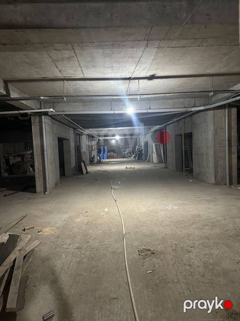 Satılır obyekt 850 m² — Bakı