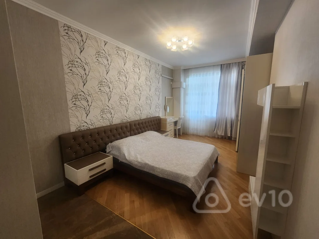 4 otaqlı mənzil, 175 m², Koroğlu Rəhimov küçəsi — kirayə — Mənzil, Bakı (5)