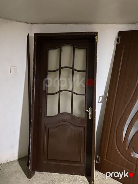Qapılar ideal vəzyətdədir mebel kariçni rəng 6 ədəd zamok çərçivə — Bakı