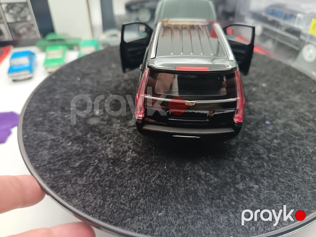 Kolleksionerlər üçün xüsusi təklif Cadillac Escalade| 1:24 — Modellar, Masazır (10)