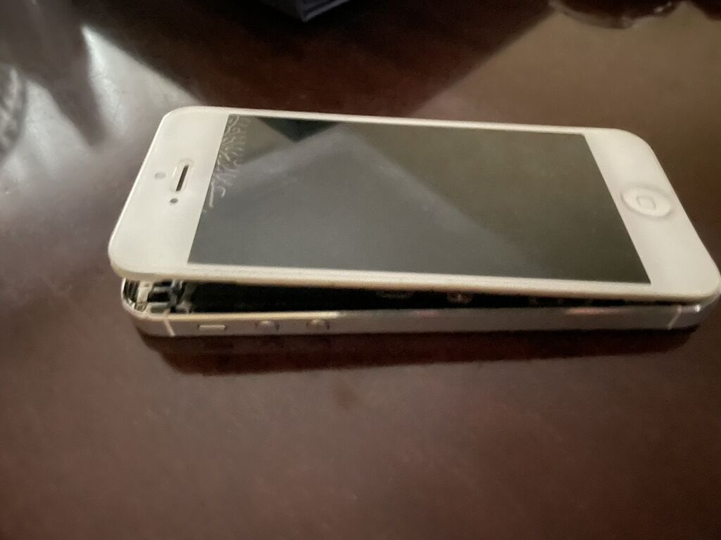 IPhone 5, Ağ, Qırıq — Apple iPhone, Bakı (2)