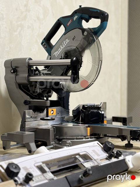 Makita XGT 40V Max akkumulyatorlu sürüşdürülə bilən gön dərəcəli — Digah