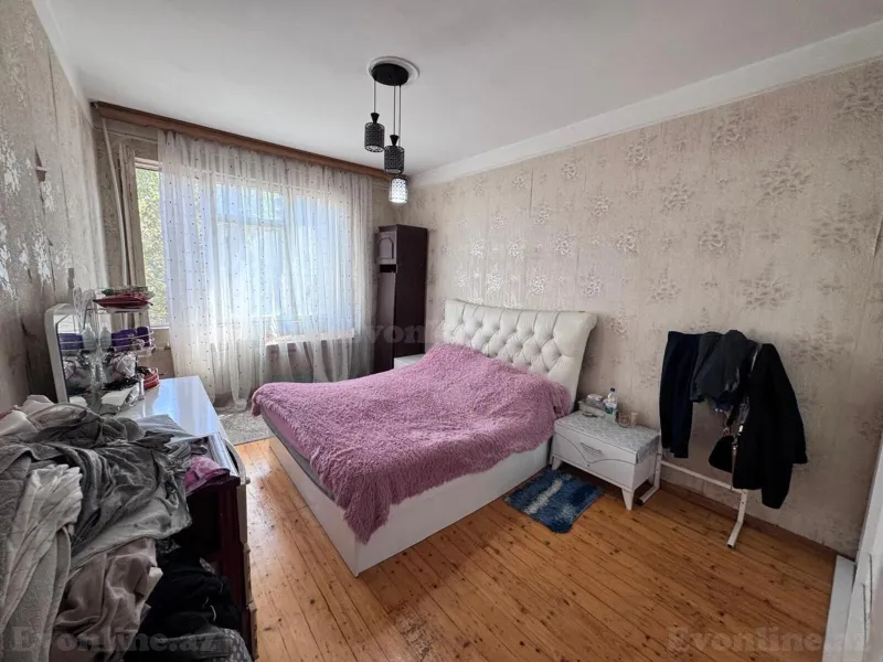 Satılır 3 otaqlı Mənzil Köhnə tikili 70 m² Bakı, Binəqədi r., Azadlıq prospekti m., 7-ci mikrorayon — Mənzil, Bakı (3)