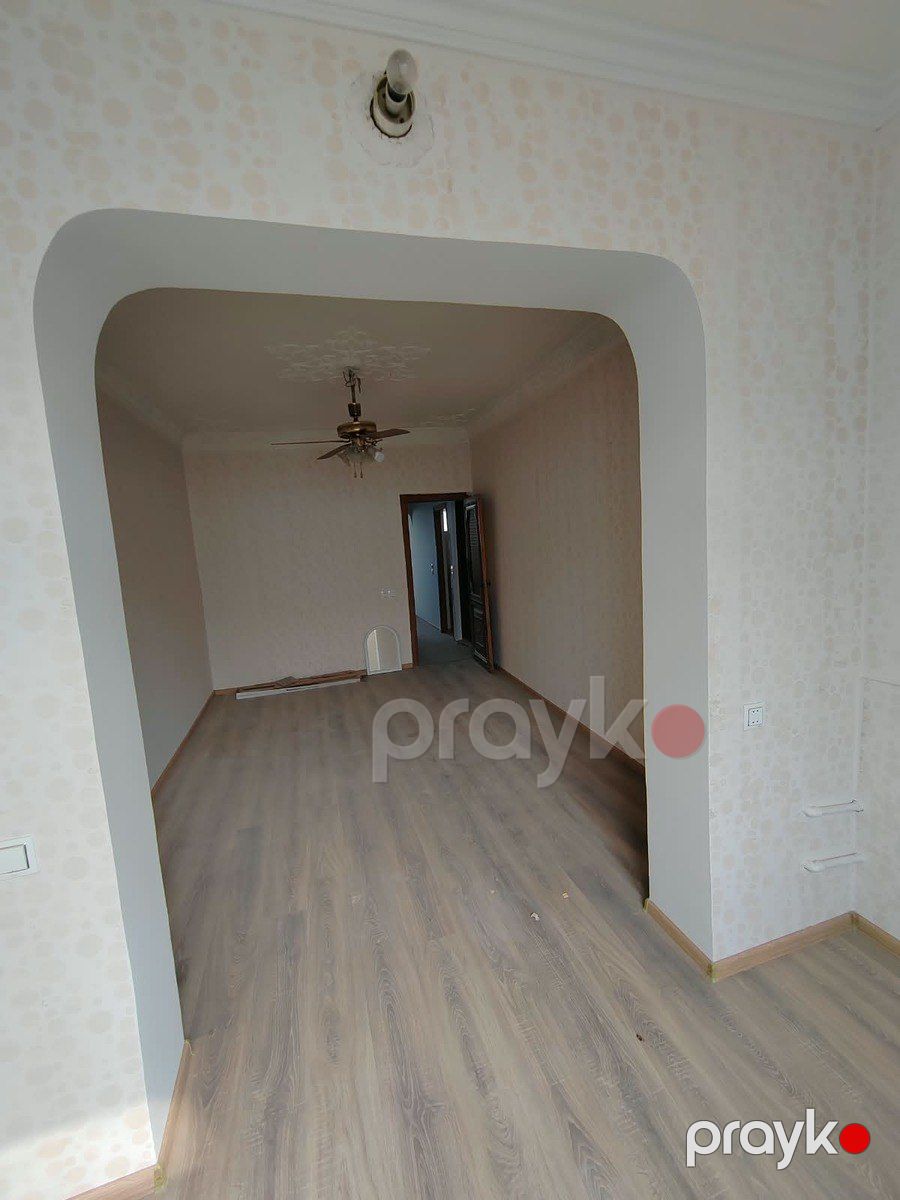 Satılır 2 otaqlı köhnə tikili 65 m² — Mənzil, Bakı (6)