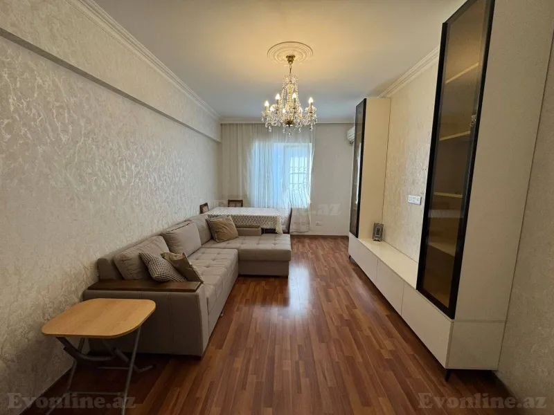 Satılır 3 otaqlı Mənzil Köhnə tikili 80 m² Bakı, Yasamal r., İnşaatçılar m — Bakı
