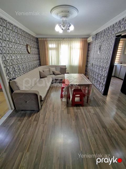 Satılır 2 otaqlı Bina evi menzil (Köhnə tikili), 45 m², 4-cü mikrorayon — Sumqayıt