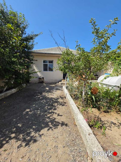 Satılır 2 otaqlı həyət evi/bağ evi 90 m² — Bakı