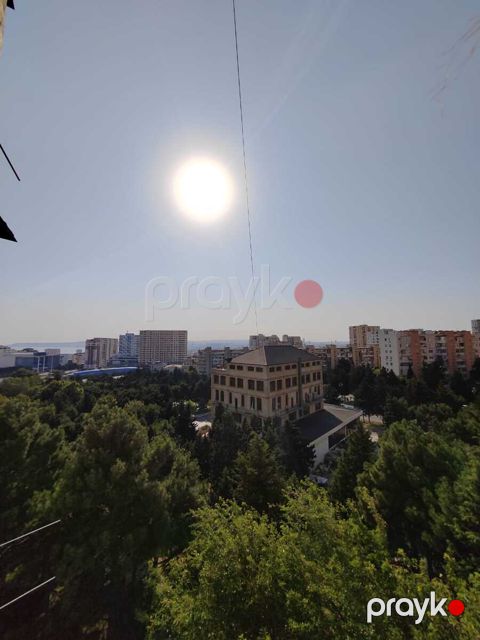 Satılır 2 otaqlı köhnə tikili 60 m² — Bakı