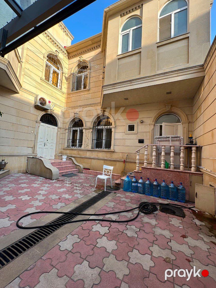 Satılır 6 otaqlı həyət evi/bağ evi 360 m² — Ev, villa, Bakı (2)