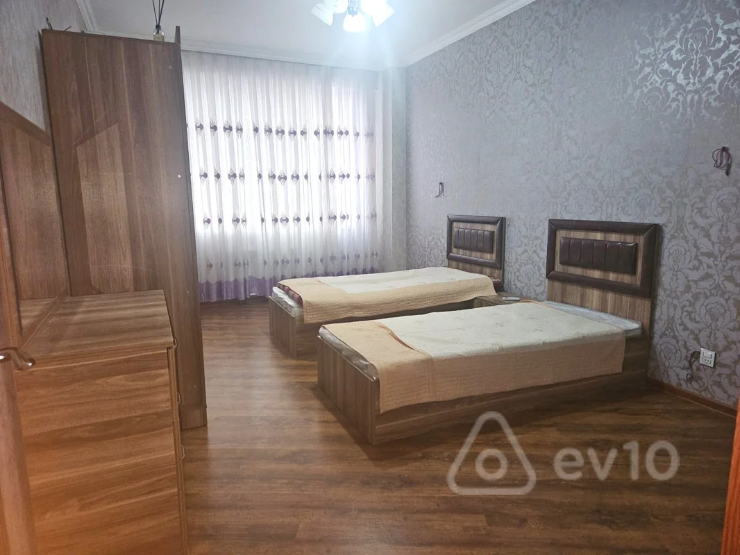 3 otaqlı mənzil, 125 m², General Eliaga Sxlinski kuc — kirayə — Bakı