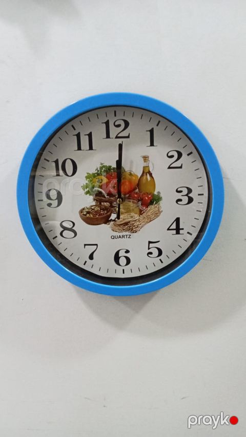 Divar saatı, göy — Bakı
