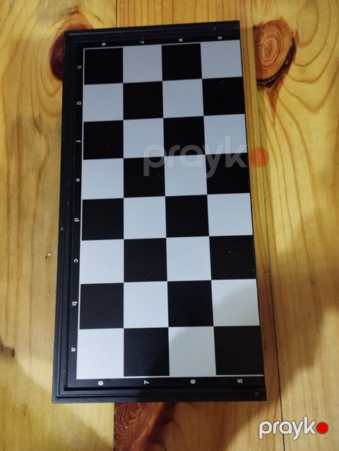 Portativ şahmat dəsti - Qatlanan lövhə: 8x8 xanadan ibarət — Göyçay