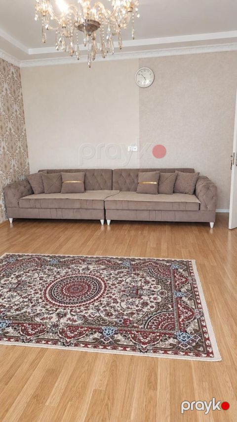 Divan satılır - Qiymət: 300 manat - Ünvan: Xırdalan - Kod: 5079 — Bakı