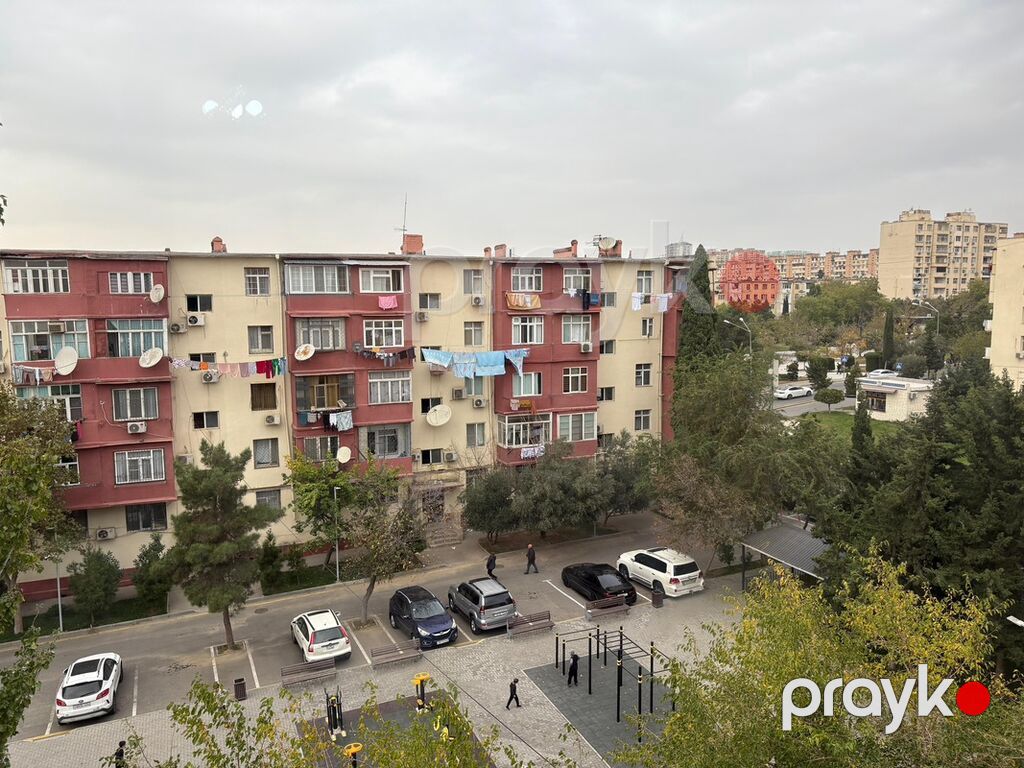 Satılır 3 otaqlı köhnə tikili 80 m², Xalqlar Dostluğu m. Bina daşdır — Qonaq otağı üçün, Bakı (6)