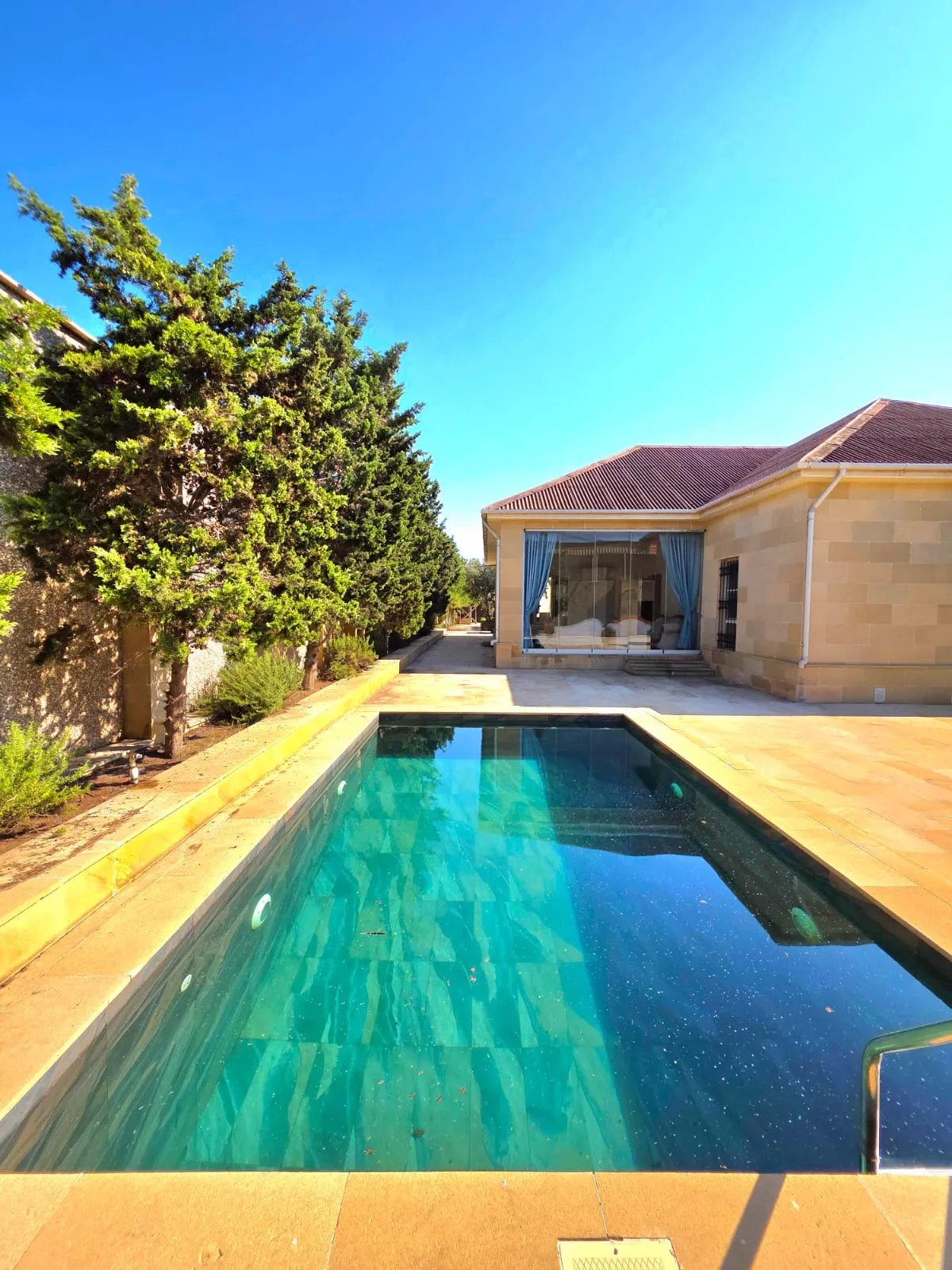 Şüvəlan, 6 otaqlı Həyət evi satılır - 300 m², 1 mərtəbə, 12 sot — Ev, villa, Bakı (2)
