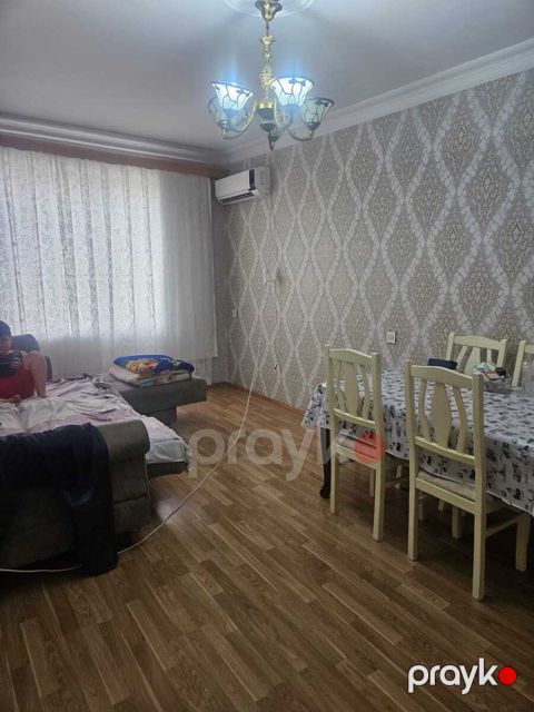 Satılır 4 otaqlı köhnə tikili 85 m² — Bakı