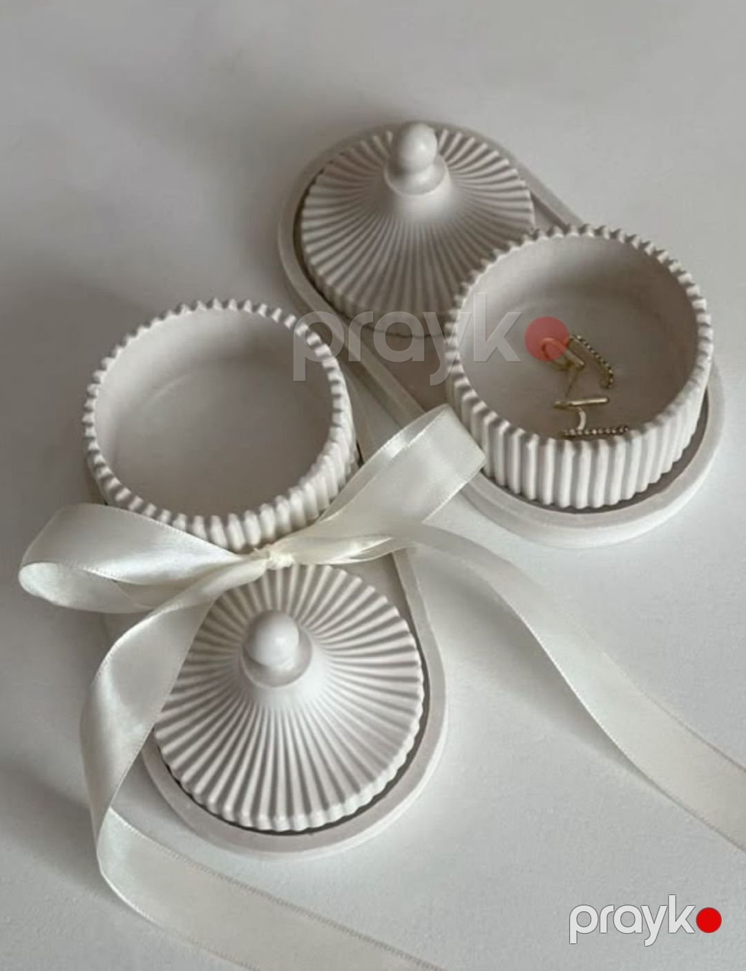 Bəzəklər üçün mücrü dəsti, gips, ağ — Mallar, Bakı (2)