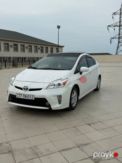 Toyota Prius icarəsi — Bakı