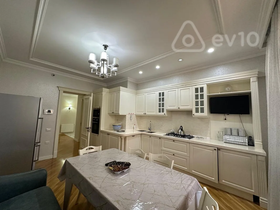 4 otaqlı mənzil, 176 m², 28may metrosunun yaxınlığı — kirayə — Mənzil, Bakı (10)