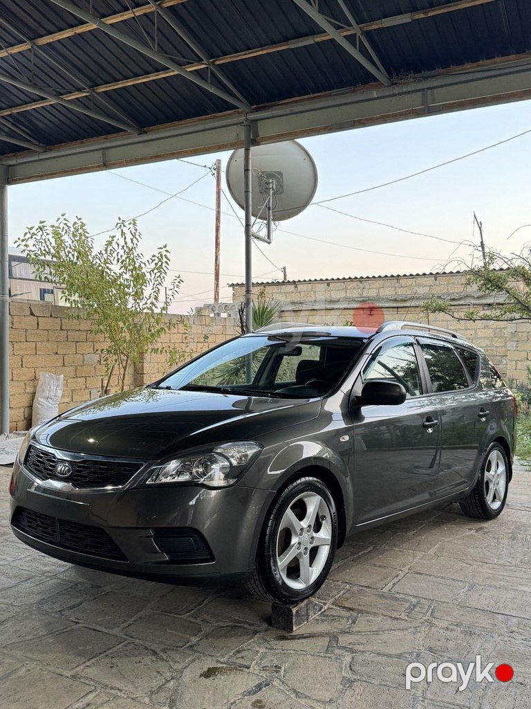 Kia Ceed, 1.4 L, 2011 il, 286 307 km — Avtomobillər, Bakı (2)