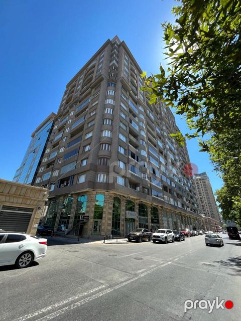 Satılır 4 otaqlı yeni tikili 180 m² — Bakı