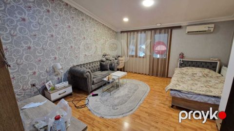 Satılır 4 otaqlı köhnə tikili 190 m² — Bakı