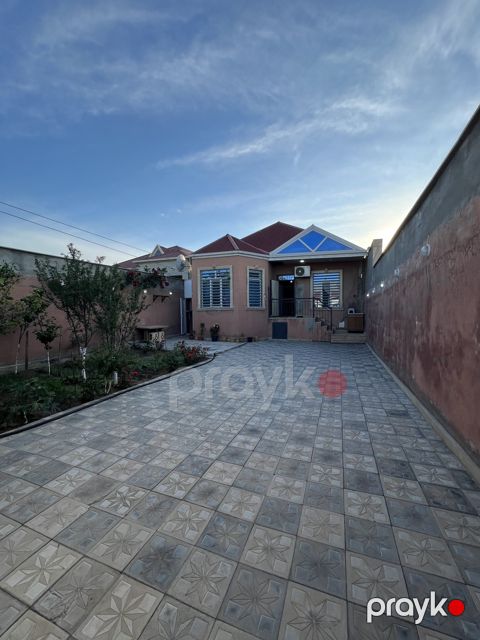 Satılır 4 otaqlı həyət evi/bağ evi 130 m² — Bakı
