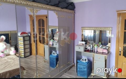 Satılır 5 otaqlı köhnə tikili 120 m² — Bakı