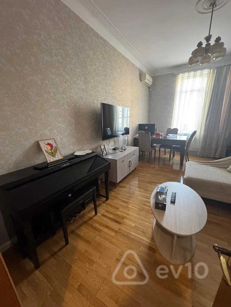 3 otaqlı mənzil, 80 m², 28 May küçəsi — Bakı