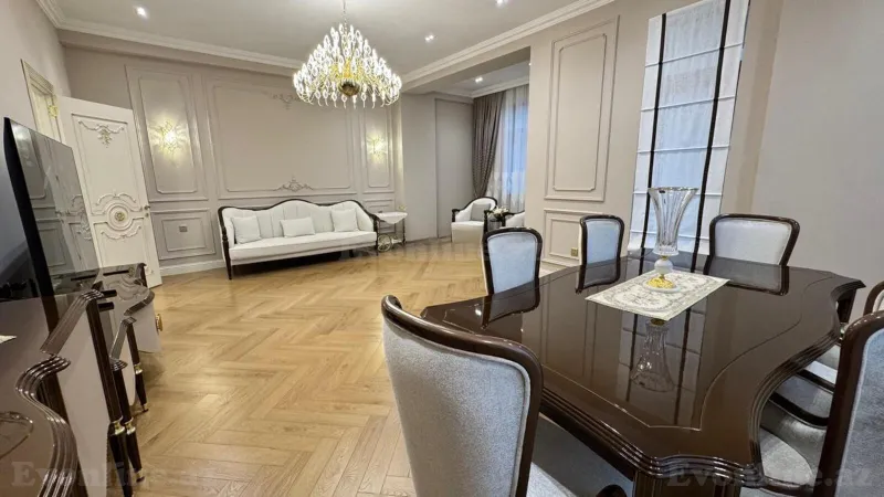 Satılır 3 otaqlı Mənzil Yeni tikili 150 m² Bakı, Nəsimi r., 28 May m — Mənzil, Bakı (3)