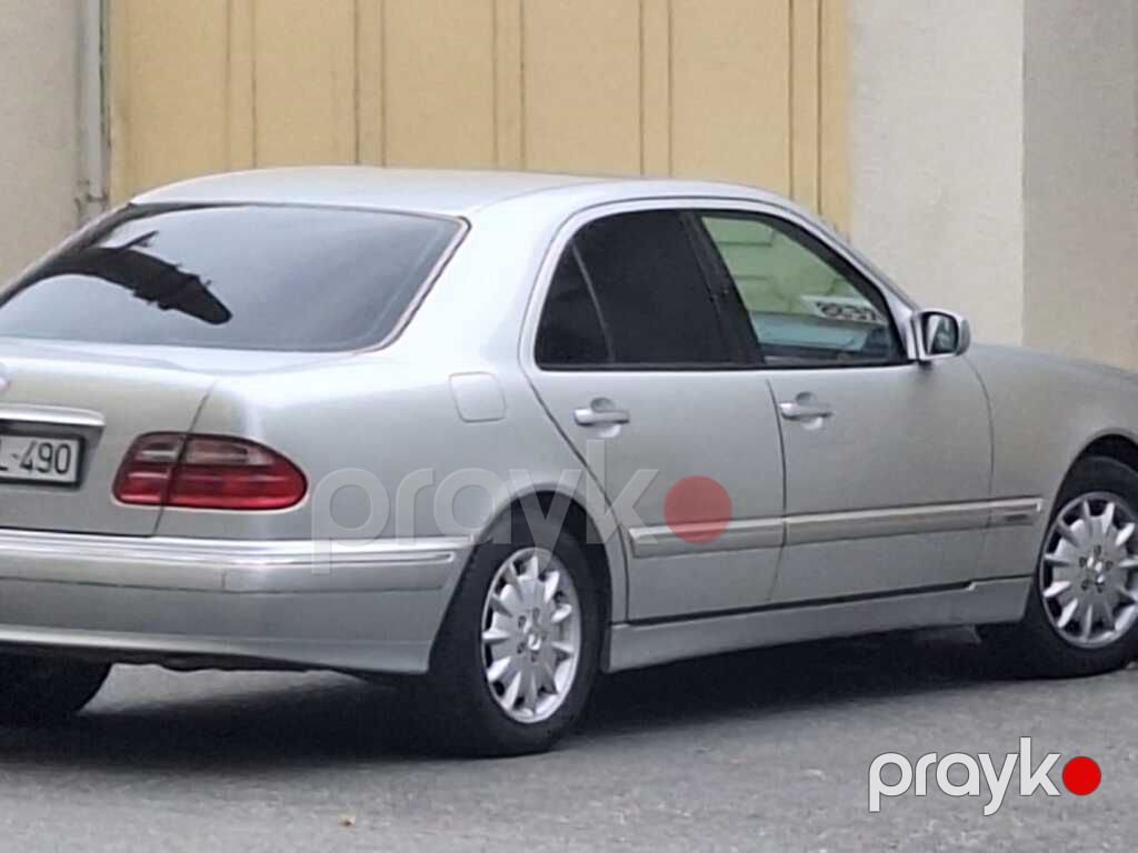 Mercedes E 240, 2.4 L, 2000 il, 442 000 km — Avtomobillər, Bakı (2)