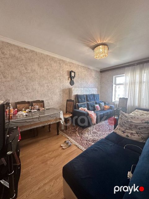 Satılır 2 otaqlı köhnə tikili 65 m² — Bakı