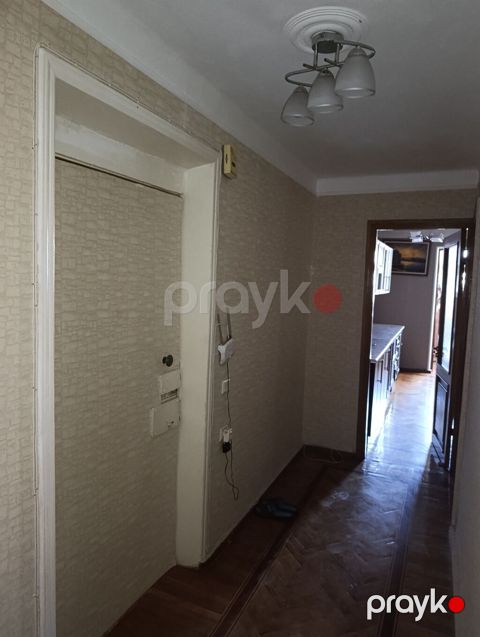 Bakı, 4-cü mikrorayon, 3 otaqlı, Köhnə tikili, 70 kv. m — Bakı