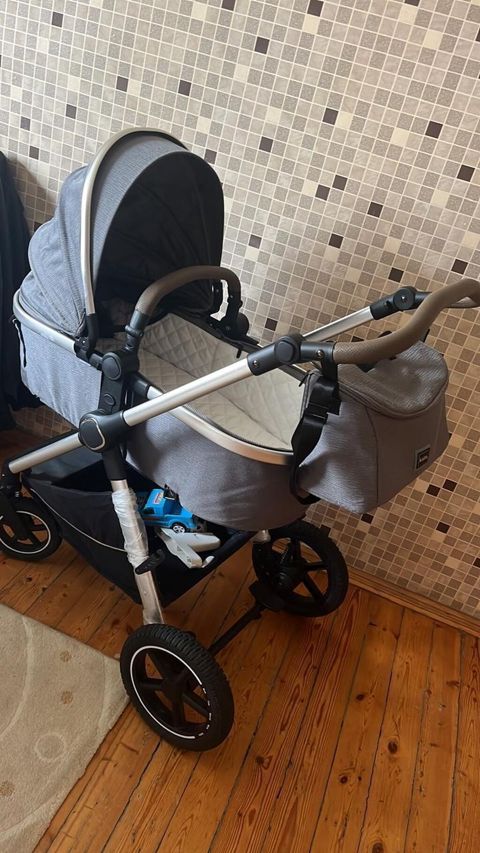Kolyaska 4fesil tezedir her bir seyi icerisinde Qiymet 120azn — Strollers