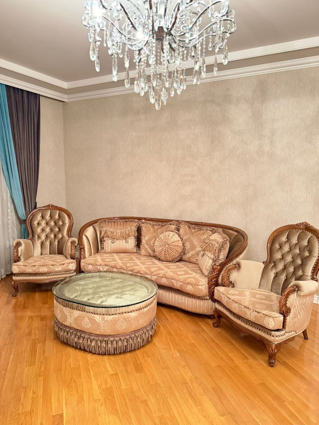 Divan kreslo dəsti satılır 500₼.təzə kimidir, baha alınıb.Ünvan — Yumşaq mobilya dəstləri, Qobu